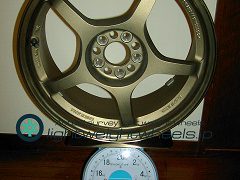 RAYS Gramlights 57F 17inch 7.5J offset+48mm PCD100mm-5H 重量計測画像