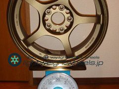 RAYS Gramlights 57F 17inch 7.5J offset+40mm PCD114.3mm-5H 重量計測画像
