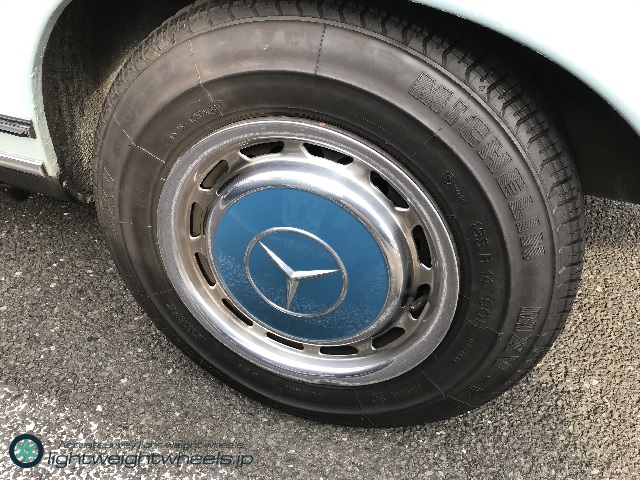 Mercedes-Benz 280SL後輪