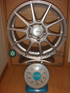 POTENZA SW010 16in7J+38mm114.3mm-5H 重量計測画像