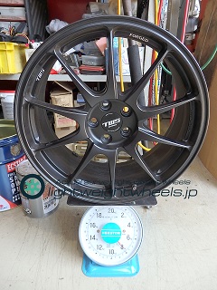 TWS RS317 18inch8J+45mmPCD100mm-5H 重量計測画像