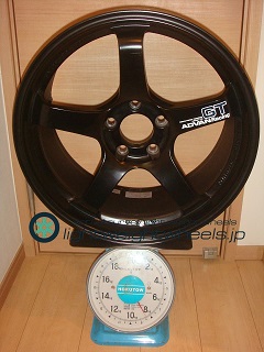 ADVAN GT 18inh9J+35mm114.3mm-5H重量計測画像