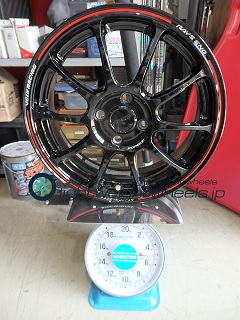 RAYS ZE40 TA16inch5.5J+44mm100mm-4H重量計測画像