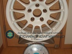 ENKEI RC-T5 16inch7J +48mm114.3mm-5H 重量計測画像