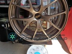 BBS RI-A 18inch8J+48mm112mm-5H重量計測画像