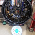 ENKEI GTC02 17inch8J+42mm100mm-4H重量計測画像