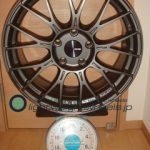 ENKEI PFM1 18inch8.5J+47mm120mm-5H 重量計測画像