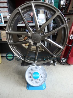 ProdriveGC-05R 18inch8J+38mm114.3mm-5H重量計測画像
