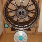 ENKEI PFM1 17inch7.5J+48mm112mm-5H重量計測画像