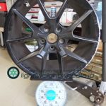 Honda civic type-r fl5 oemwheel 19inch9.5j+60mm120mm-5h重量計測画像