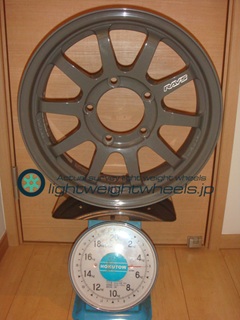 RAYS A_LAP-J 2122 LTD 16inch5.5J+20mm139.7mm-5H重量計測画像