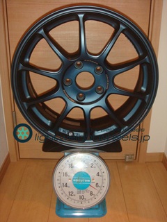 RAYS ZE40 17inch7J+48mm114.3mm-5H重量計測画像