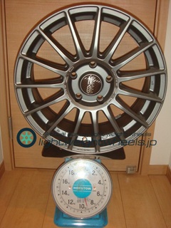 OZ SUPER TURISMO LM 17inch7.5J+47mm120mm-5H重量計測画像