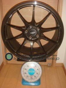 TWS RS317 19inch9.5J+35mm114.3mm-5H重量計測画像